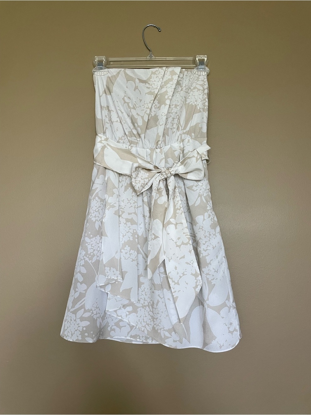 {Express} White and Beige Strapless Floral Tie-Waist Dress